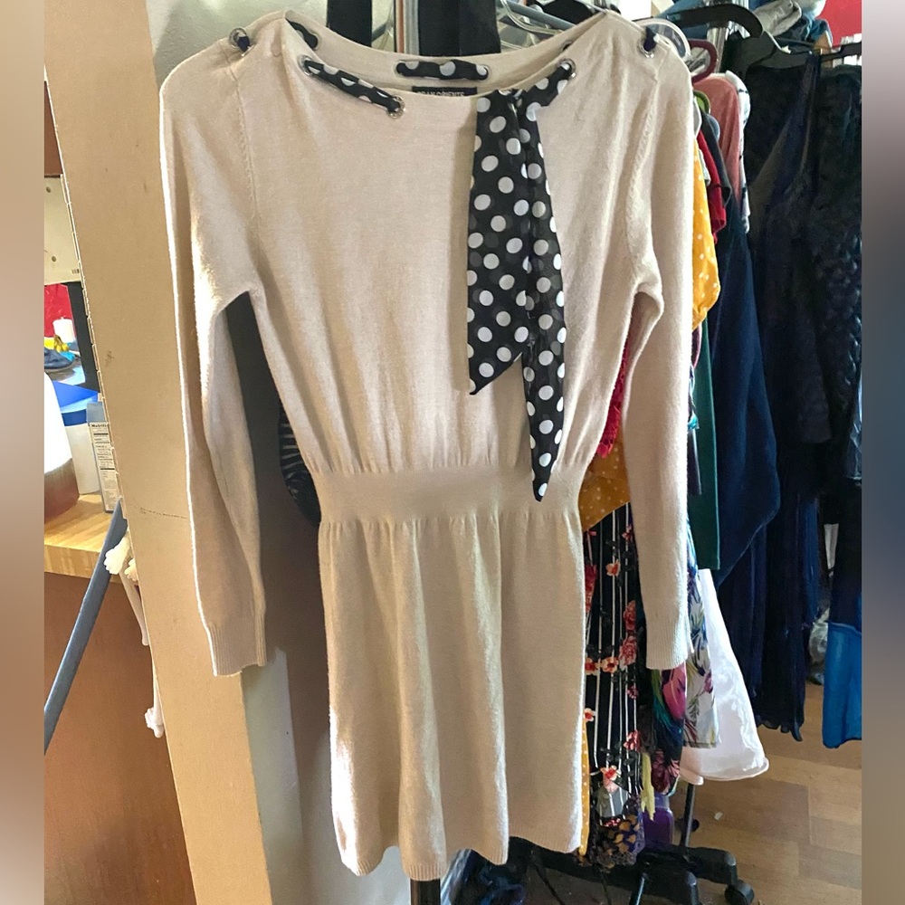 Gran Oriente Cream Soft Sweater with Polka Dot Scarf